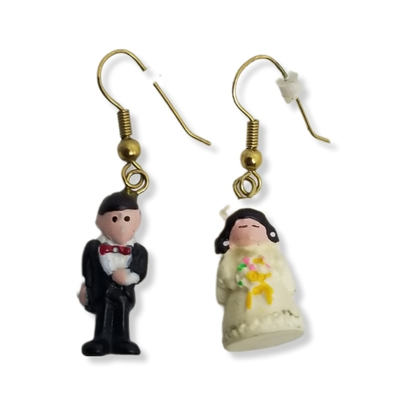 VINTAGE BRIDE & GROOM WEDDING DROP HOOK EARRINGS - Picture 1 of 3